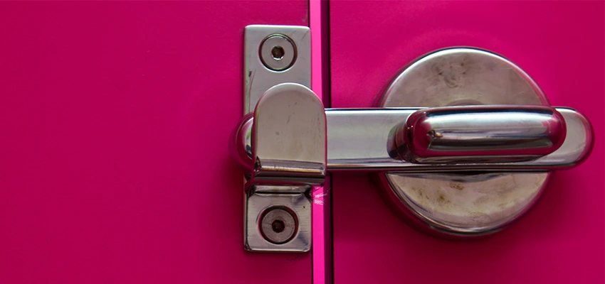 Childproof Gate Lock in Del Aire, California